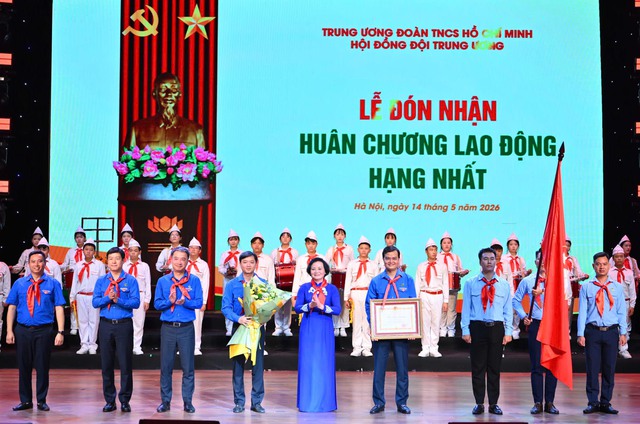 Đội TNTP Hồ Chí Minh được trao tặng Huân chương Lao động hạng nhất - Ảnh 2.