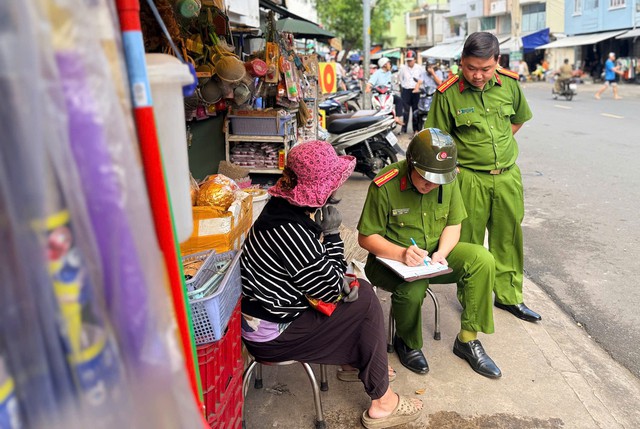 TP.HCM đề xuất hỗ trợ công an phường, xã 5 triệu/tháng - Ảnh 1.