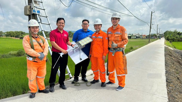 Chẳng may c&uacute;p điện, ta bỗng nhận ra m&igrave;nh đang thiếu một&hellip;người bạn - Ảnh 2.
