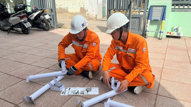 Chẳng may c&uacute;p điện, ta bỗng nhận ra m&igrave;nh đang thiếu một&hellip;người bạn - Ảnh 1.