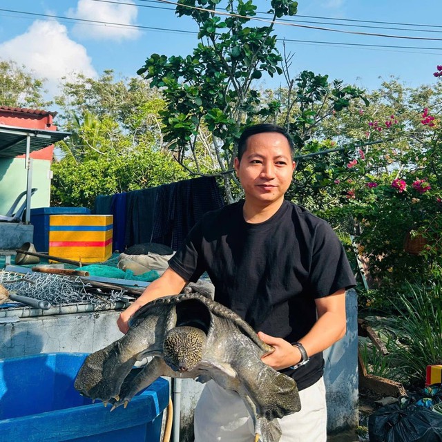 Ch&agrave;ng trai m&aacute;t tay l&agrave;m 'b&agrave; mụ' cho cua đinh, b&aacute;n gần 500 con giống mỗi năm - Ảnh 2.