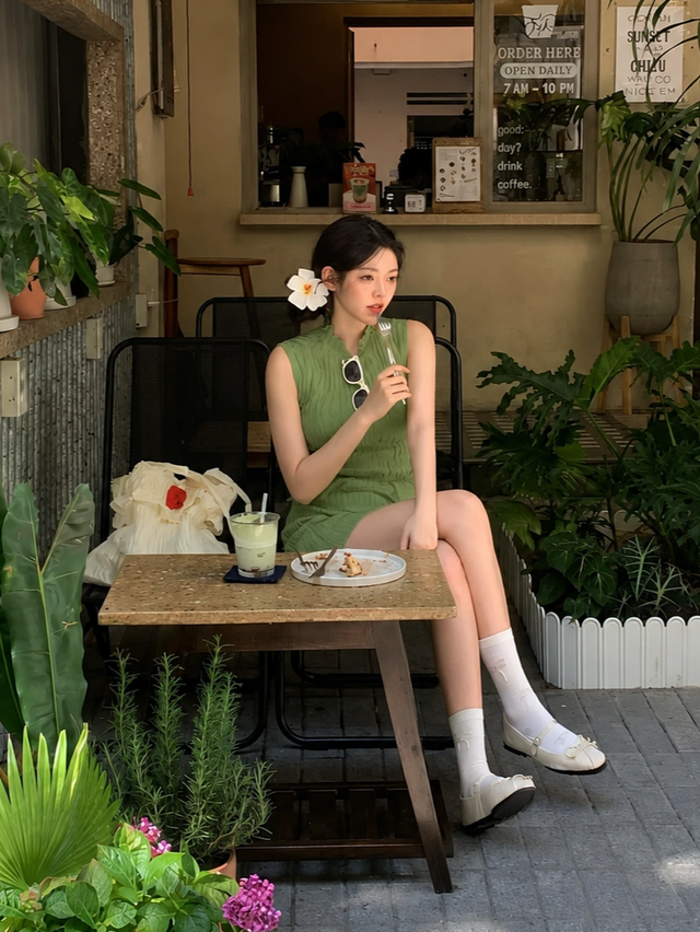 Đừng ngại thử sắc xanh lá, gam màu của sự hiện đại- Ảnh 2.