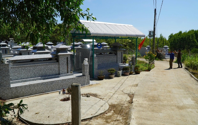 Quảng Ngãi: Hơn 2,1 ha đất nông nghiệp biến thành khu an táng- Ảnh 1. Quảng Ngãi: Hơn 2,1 ha đất nông nghiệp biến thành khu an táng- Ảnh 1.