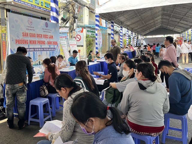 TP.HCM tuyển nhiều lao động phổ thông, có vị trí lương hơn 40 triệu đồng/tháng - Ảnh 3.