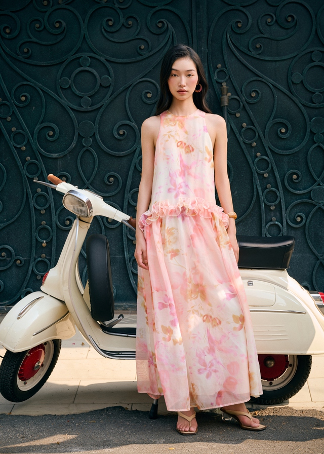 Tận hưởng cảm giác mát nhẹ ngày nắng cùng váy suông dáng dài - Ảnh 1.