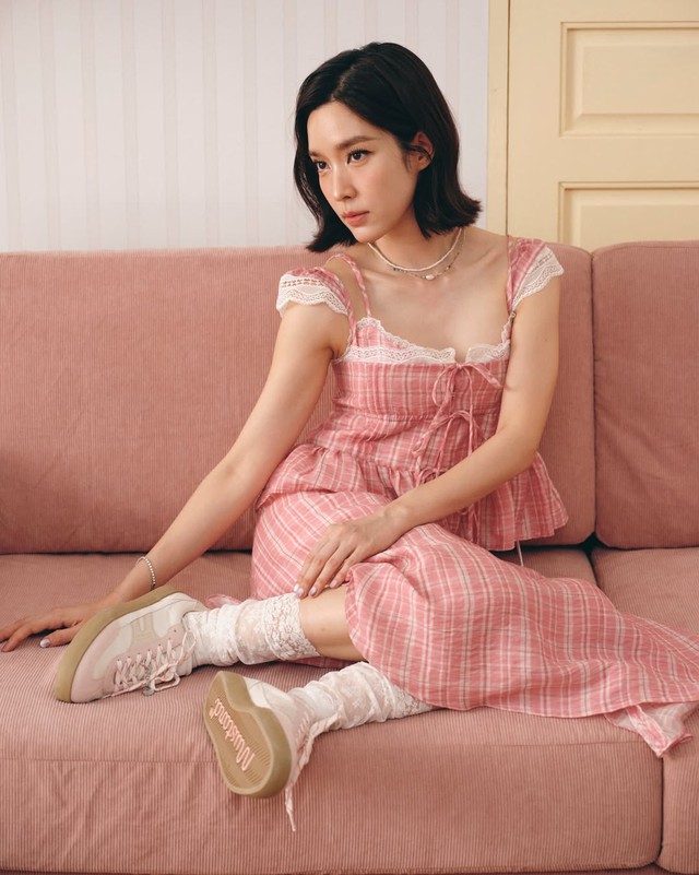 Diện mạo năng động hơn nhờ những thiết kế mang họa tiết ca rô- Ảnh 8. Diện mạo năng động hơn nhờ những thiết kế mang họa tiết ca rô- Ảnh 8.