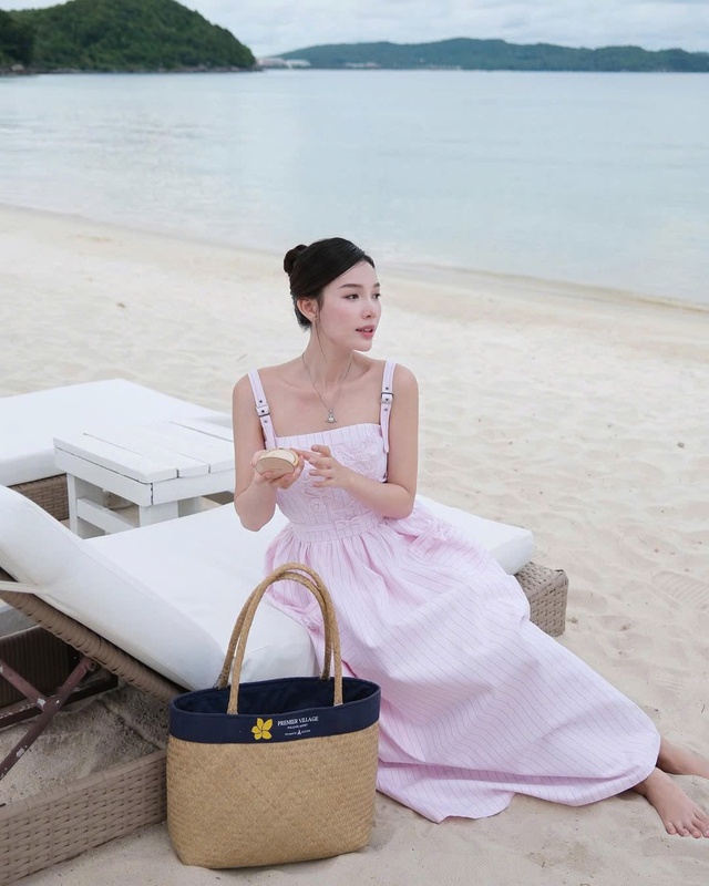 Gói trọn hành trang du lịch chỉ với một chiếc túi xách bản to- Ảnh 1. Gói trọn hành trang du lịch chỉ với một chiếc túi xách bản to- Ảnh 1.
