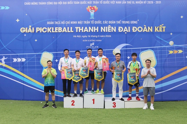 Giải pickleball thanh ni&ecirc;n 'Đại đo&agrave;n kết' ch&agrave;o mừng th&agrave;nh c&ocirc;ng Đại hội MTTQ Việt Nam - Ảnh 2.