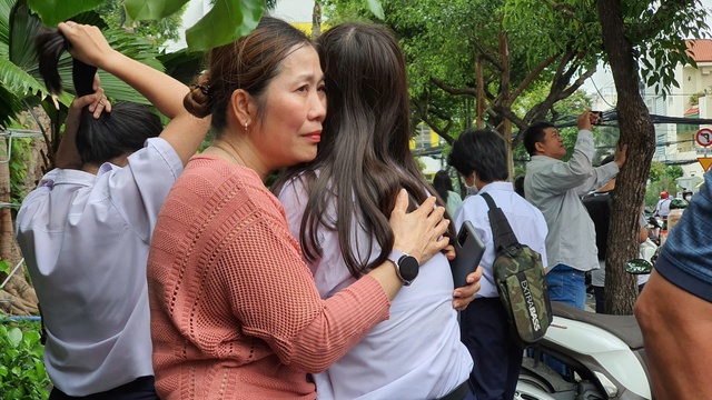 Bỏ thi tuyển sinh lớp 10: Tiết kiệm t&agrave;i nguy&ecirc;n, c&ocirc;ng sức khỏi cuộc đua khốc liệt - Ảnh 2.