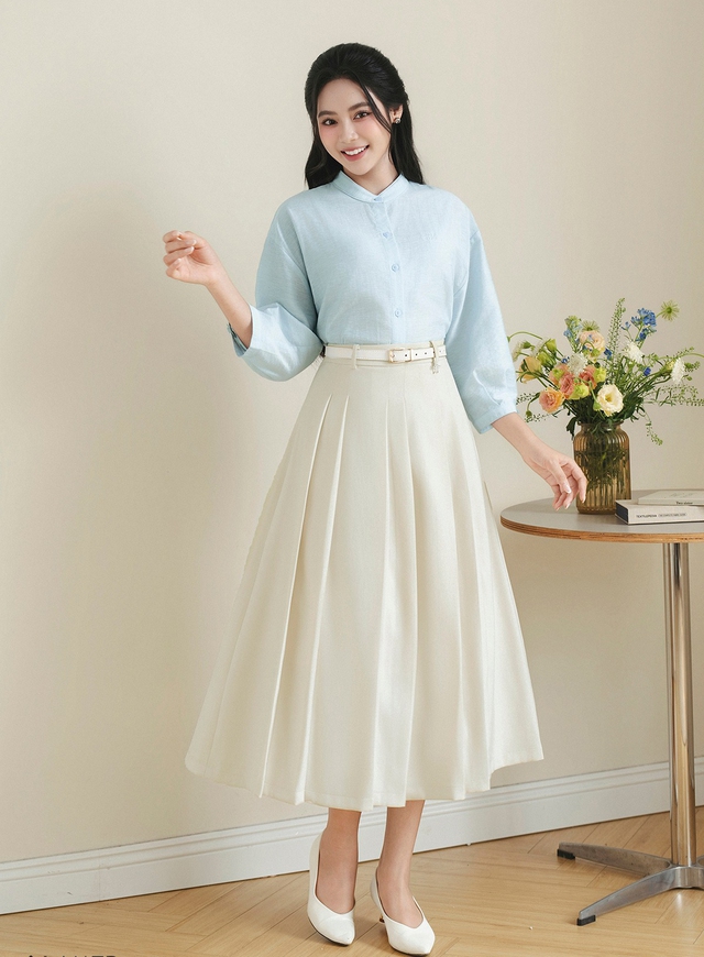 Phối đồ công sở ấn tượng hơn cùng chân váy xếp ly- Ảnh 2.