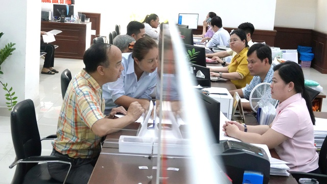 Tiếp tục cắt giảm, đơn giản hóa 4 nhóm thủ tục hành chính - Ảnh 1.