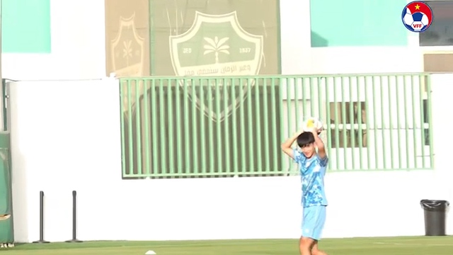 U.17 Việt Nam 'bất ngờ' chuyển đổi ngành nghề trước tứ kết, chỉ tội là… chụp ảnh mất nét quá- Ảnh 3.