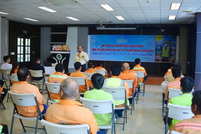 VWS tăng cường kiến thức ph&ograve;ng bệnh m&ugrave;a nắng n&oacute;ng cho người lao động- Ảnh 1.
