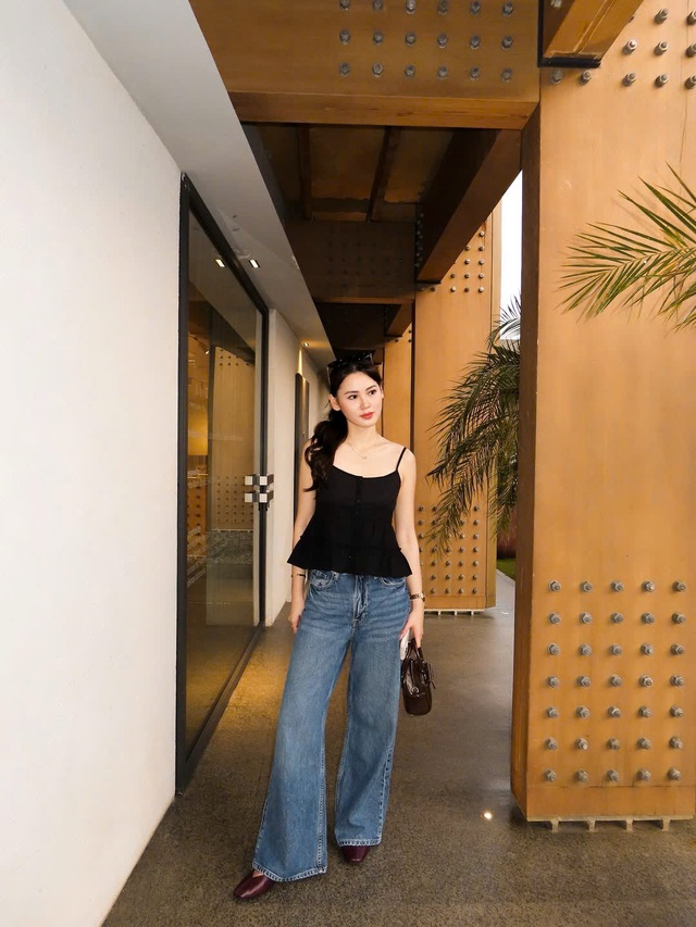 'Lên đồ' phóng khoáng với bộ đôi áo hai dây và quần denim- Ảnh 5.