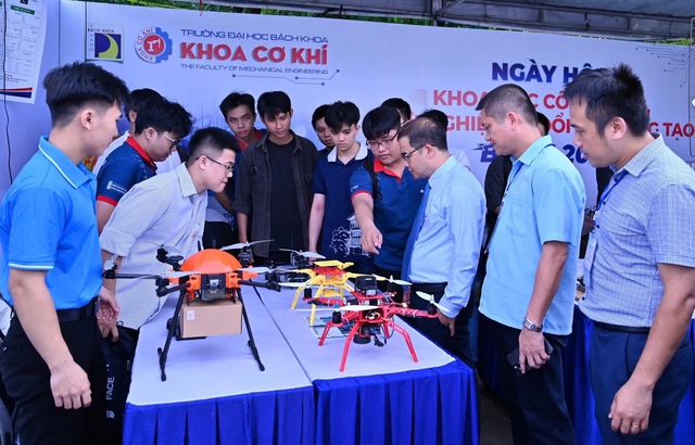 Robot thông minh 'đổ bộ' Ngày hội khoa học công nghệ khởi nghiệp, đổi mới sáng tạo- Ảnh 2.