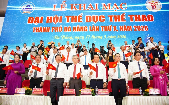 Chủ tịch UBND TP.Đ&agrave; Nẵng thắp lửa, khai mạc ng&agrave;y hội lớn- Ảnh 3.