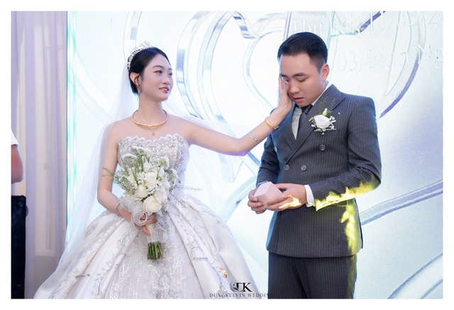 26 năm giữ kỷ vật của em trai, người bác trao lại trong ngày đám cưới cháu - Ảnh 2.
