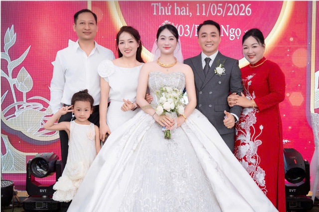 26 năm giữ kỷ vật của em trai, người bác trao lại trong ngày đám cưới cháu - Ảnh 3.