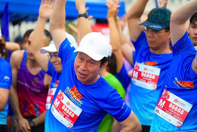 Hồng Lệ và Anh Khôi vô địch giải chạy Hải Phòng Legacy Marathon 2026, lan tỏa thông điệp sống xanh- Ảnh 1.