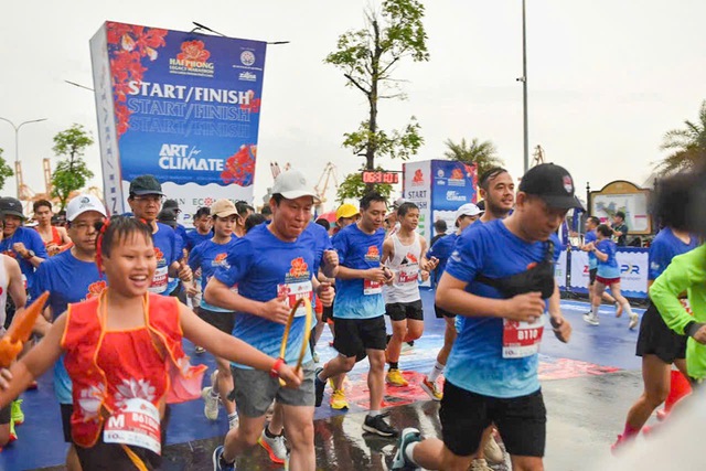 Hồng Lệ và Anh Khôi vô địch giải chạy Hải Phòng Legacy Marathon 2026, lan tỏa thông điệp sống xanh- Ảnh 2.