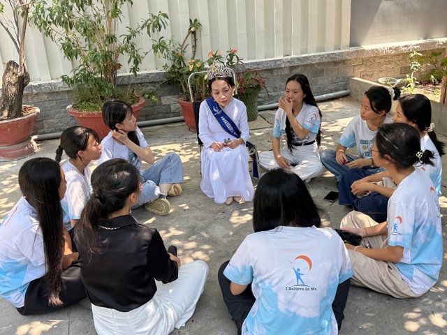 Mối nguy khi học sinh sử dụng mạng x&atilde; hội v&agrave;o khung giờ khuya - Ảnh 2.