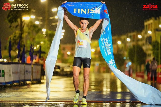 Hồng Lệ và Anh Khôi vô địch giải chạy Hải Phòng Legacy Marathon 2026, lan tỏa thông điệp sống xanh- Ảnh 7.