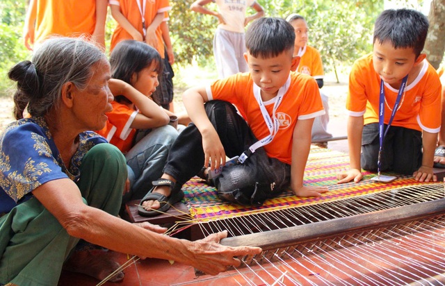 Hành trình từ cậu bé chăn bò đến giấc mơ mang thế giới về quê hương - Ảnh 5.