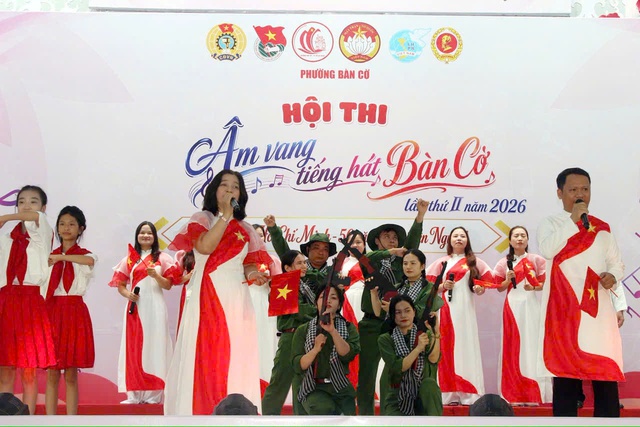 Hơn 1.000 người 'đốt cháy' sân khấu hội thi văn nghệ hot nhất P.Bàn Cờ- Ảnh 4.