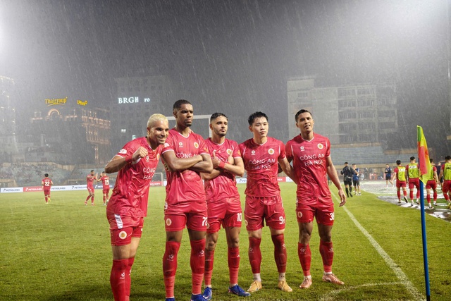 CLB CAHN thắng kịch t&iacute;nh Thanh H&oacute;a, ch&iacute;nh thức đăng quang V-League 2025-2026- Ảnh 2.