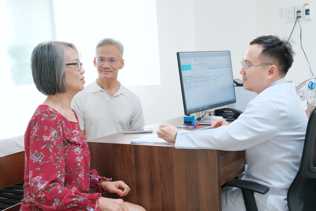 Đi khám cùng nhau - Thói quen mới của những gia đình hiện đại tại Nha Trang - Ảnh 1.