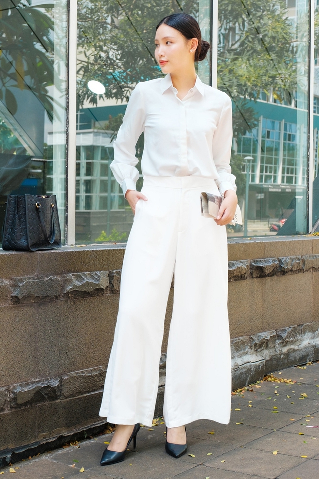 Vừa thoải mái vừa sang trọng với quần culottes cùng áo sơ mi- Ảnh 2. Vừa thoải mái vừa sang trọng với quần culottes cùng áo sơ mi- Ảnh 2.