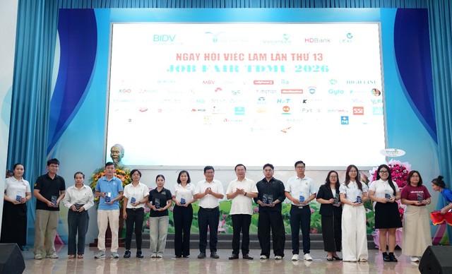 Trường ĐH Thủ Dầu Một đẩy mạnh học bổng, hỗ trợ người học năm 2026 - Ảnh 3.