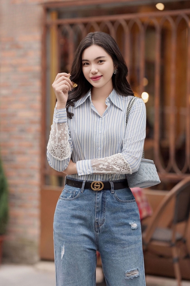 Sức hút tối giản từ những chiếc áo sắc xanh thanh lịch- Ảnh 3.