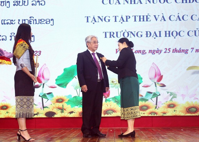 PGS-TS Lương Minh Cừ, vị ‘thuyền trưởng’ đa tài - Ảnh 3.