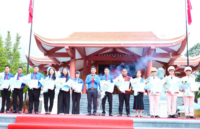 Cà Mau tuyên dương 88 “Thanh niên tiên tiến làm theo lời Bác” năm 2026 - Ảnh 1.