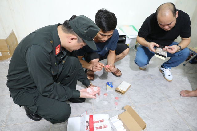 Bắt nhóm sản xuất gần 10.000 giấy tờ giả, thu lợi hàng tỉ đồng- Ảnh 4.