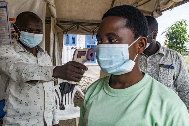 US to screen for Ebola at airports, one American in DR Congo infected - Ảnh 1.