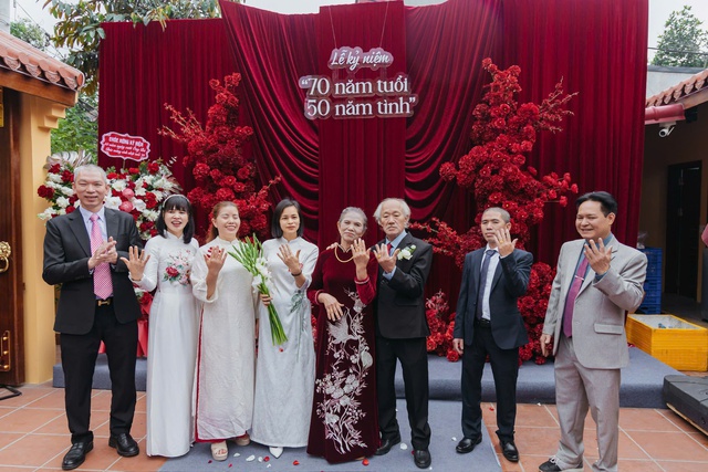 Nên duyên nhờ mai mối, cặp đôi 70 tuổi tổ chức đám cưới vàng sau nửa thế kỷ - Ảnh 3.