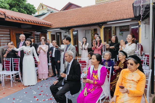 Nên duyên nhờ mai mối, cặp đôi 70 tuổi tổ chức đám cưới vàng sau nửa thế kỷ - Ảnh 2.