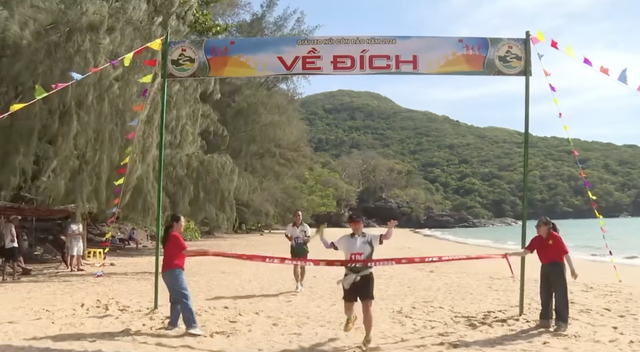  Chinh phục đỉnh Núi Chúa

- Ảnh 2.