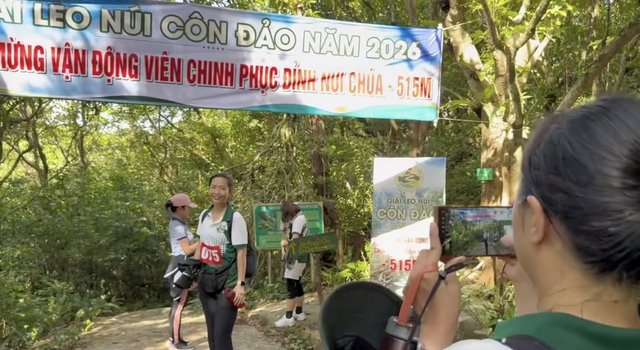  Chinh phục đỉnh Núi Chúa

- Ảnh 1.
