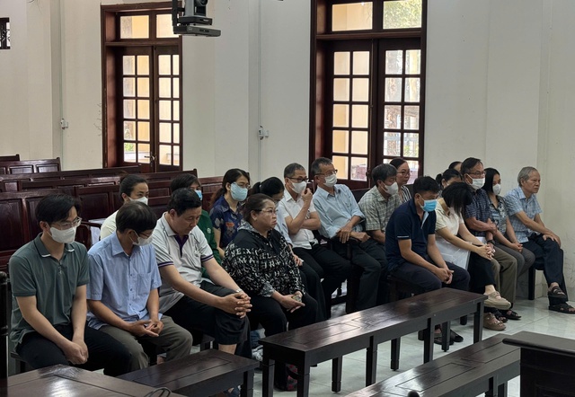 Hoãn phiên tòa xét xử đường dây 'phù phép' bệnh án giám định tâm thần - Ảnh 1.