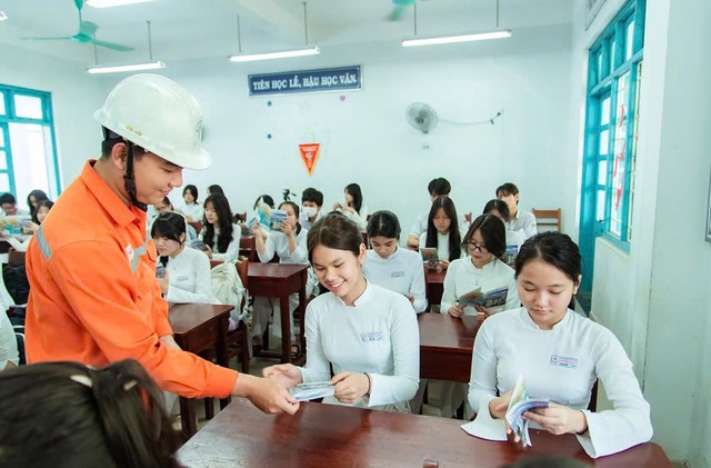 Nắng nóng 2026: Vì sao hóa đơn tiền điện dễ tăng mạnh? - Ảnh 2.
