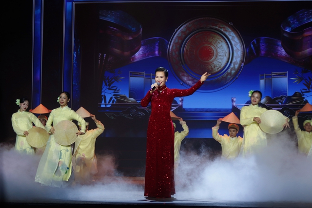 Thanh Nga, Minh Vương, Lệ Thủy... v&agrave; những huyền thoại cải lương trở lại đầy x&uacute;c động - Ảnh 12.