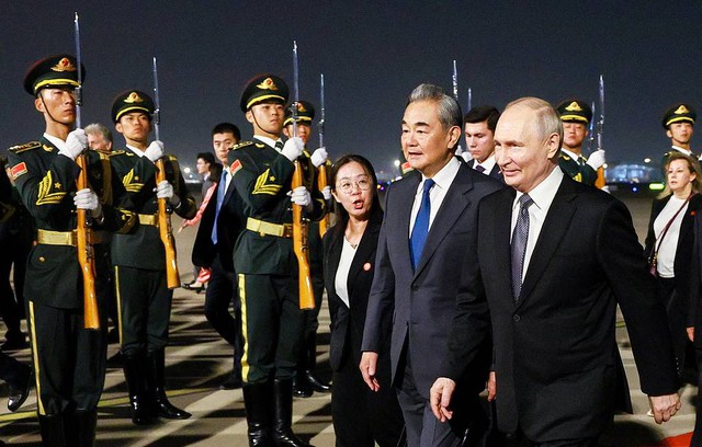 Ông Putin đến Bắc Kinh, bắt đầu chuyến công du Trung Quốc - Ảnh 1.
