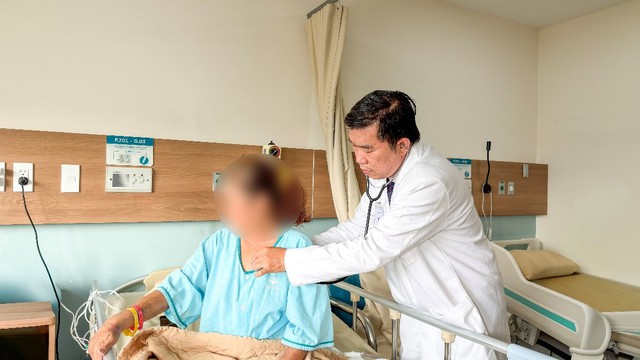 Ho khó thở kéo dài, vào viện phát hiện xẹp phổi do thoát vị hoành - Ảnh 4.