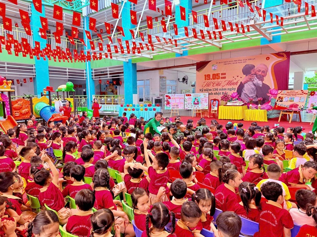 Ngôi trường mang tên ngày sinh Bác Hồ làm điều ý nghĩa - Ảnh 3.