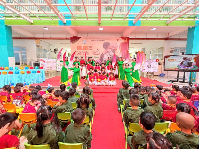 Ngôi trường mang tên ngày sinh Bác Hồ làm điều ý nghĩa - Ảnh 1.