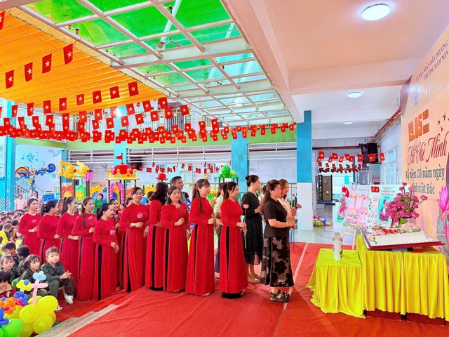 Ngôi trường mang tên ngày sinh Bác Hồ làm điều ý nghĩa - Ảnh 2.