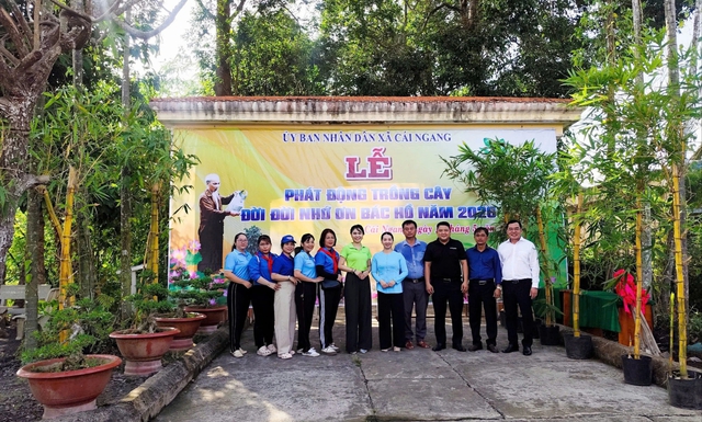 Trồng tre Đằng Ngà, tre Mạnh Tông nhân ngày sinh nhật Bác Hồ- Ảnh 4. Trồng tre Đằng Ngà, tre Mạnh Tông nhân ngày sinh nhật Bác Hồ- Ảnh 4.